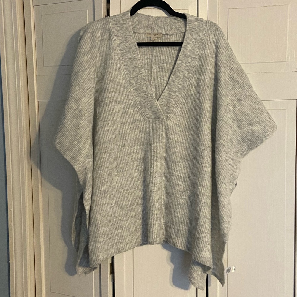 NWOT LOFT ribbed v-neck poncho, Heather Grey